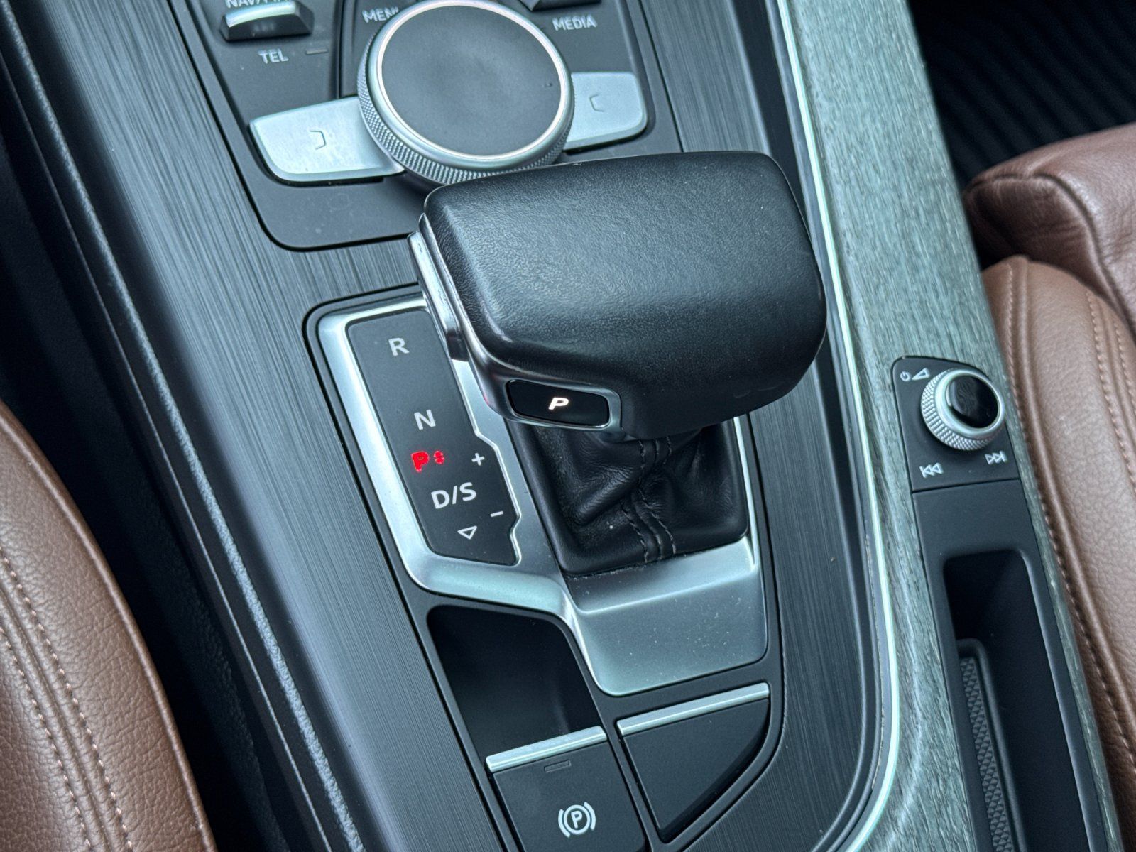 2018 Audi A4 2.0T Premium Plus — full photo 21 of 28