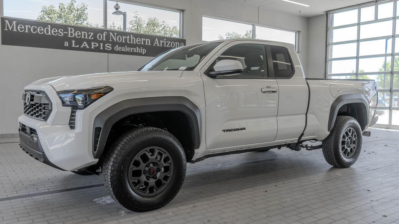 2025 Toyota Tacoma PreRunner — full photo 3 of 29