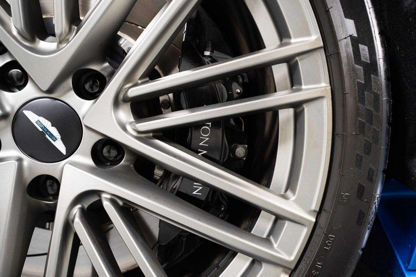 2024 Aston Martin DB12 Volante — full photo 42 of 55