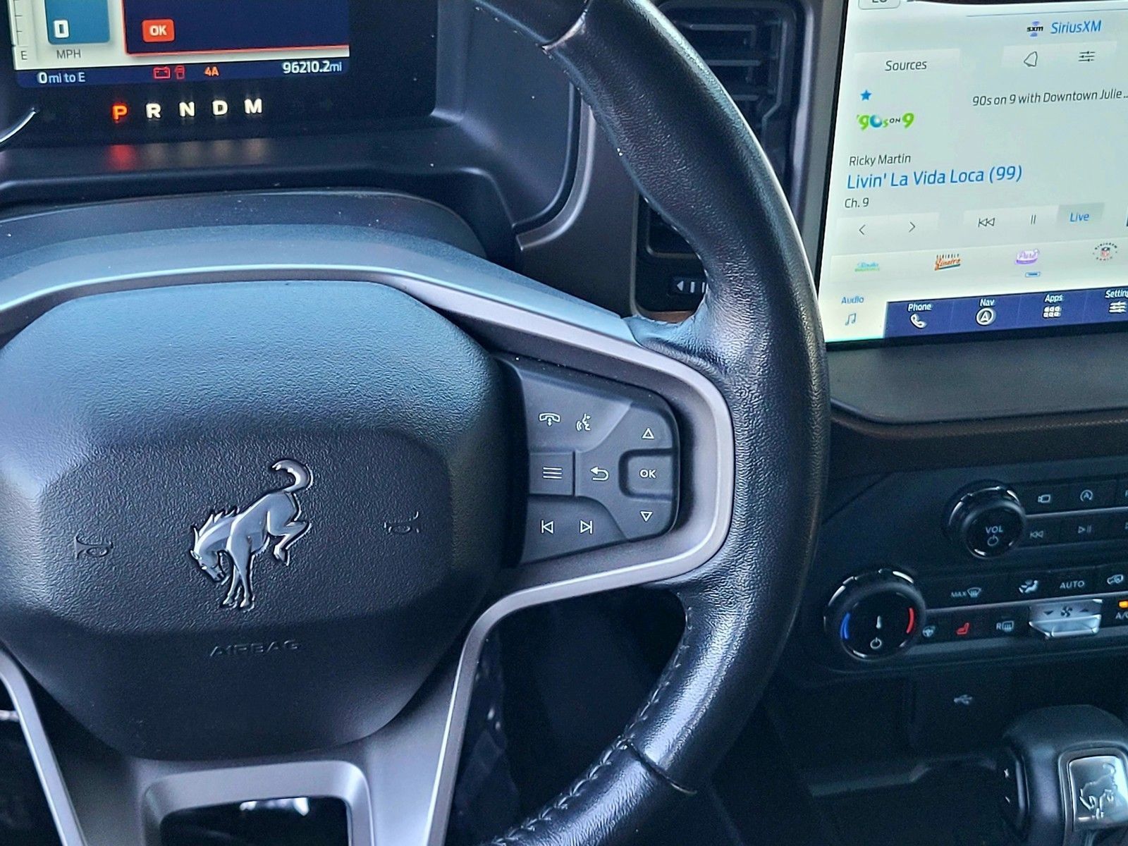 2022 Ford Bronco Outer Banks — full photo 16 of 45