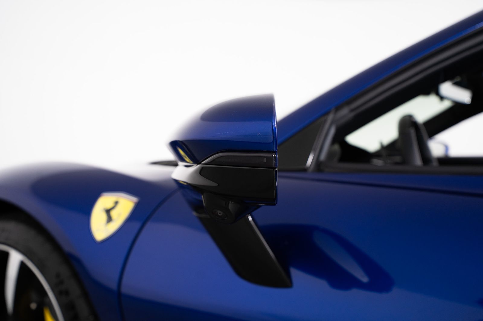2025 Ferrari SF90 Spider — full photo 12 of 67