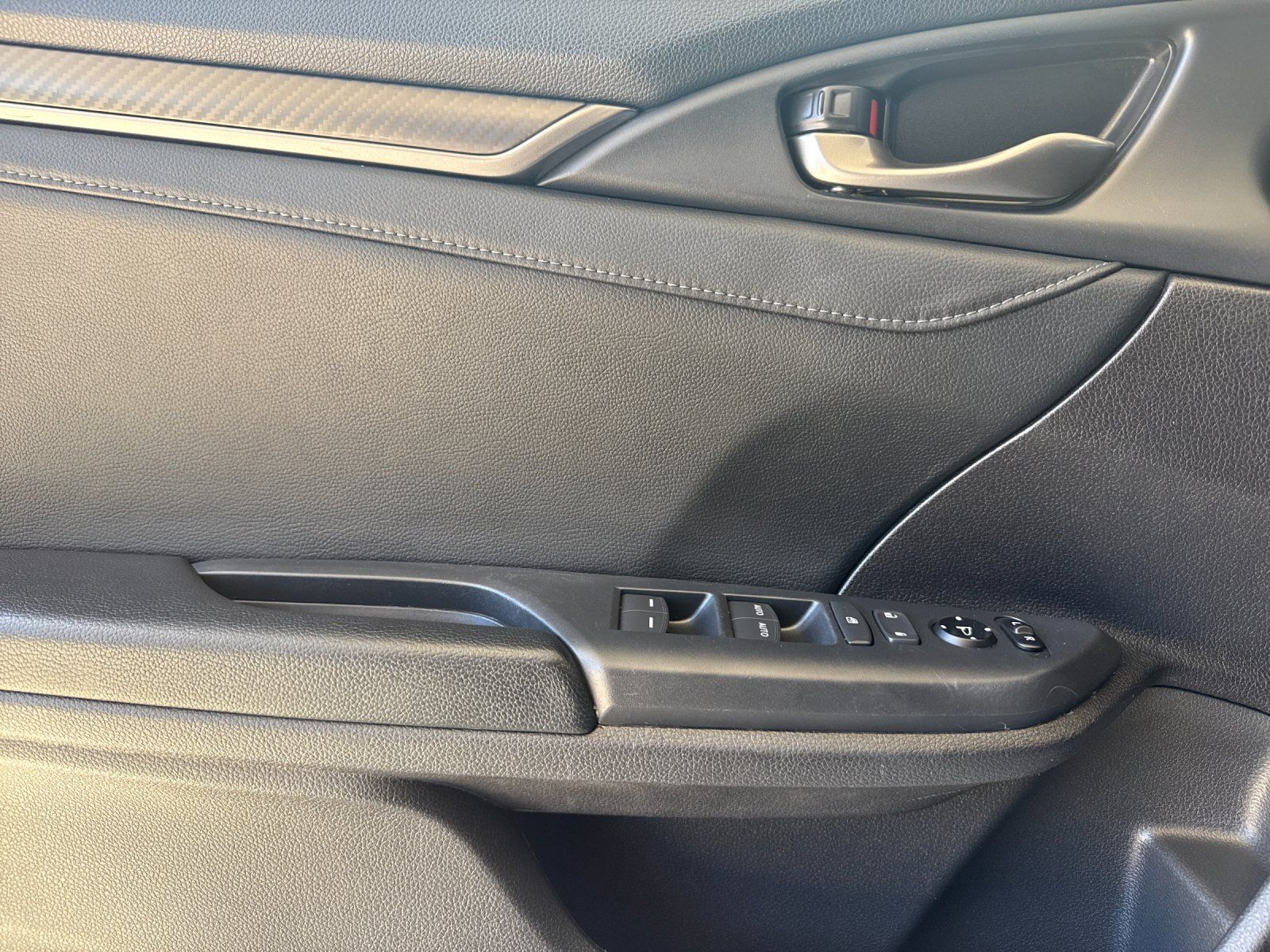 2019 Honda Civic Sport Touring — foto completa 11 de 28