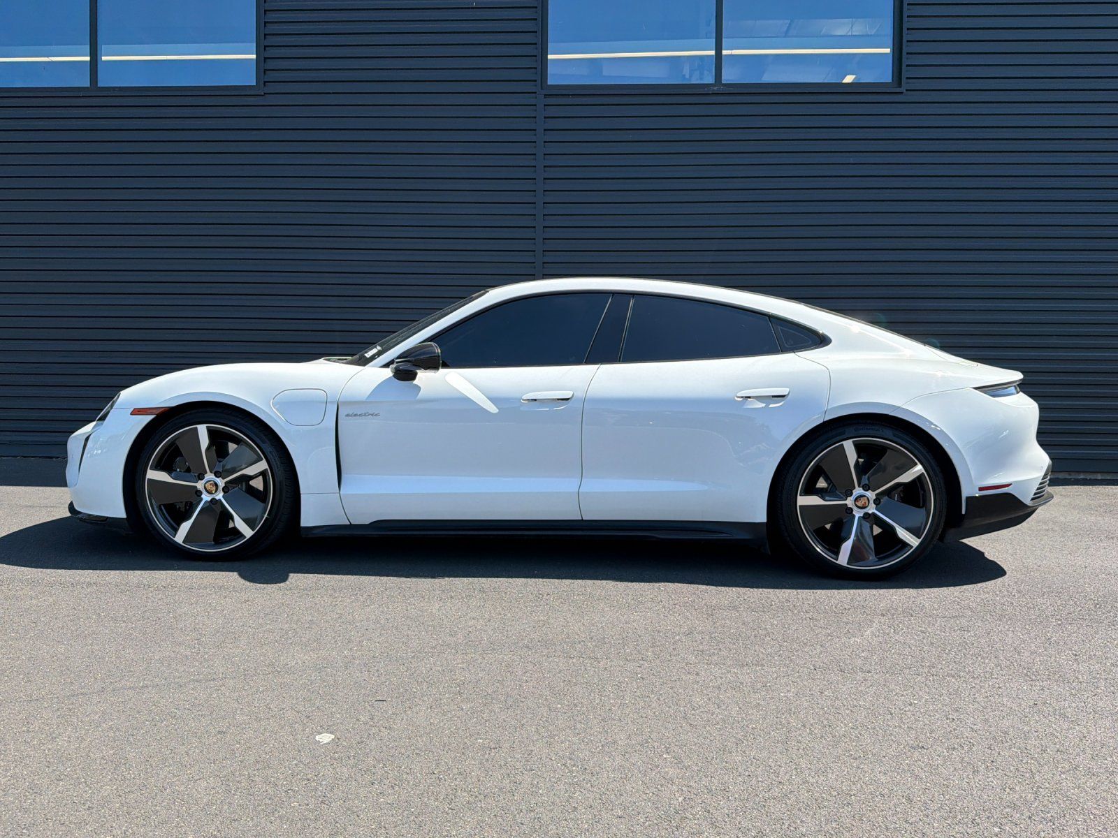 2021 Porsche Taycan Turbo — full photo 2 of 28