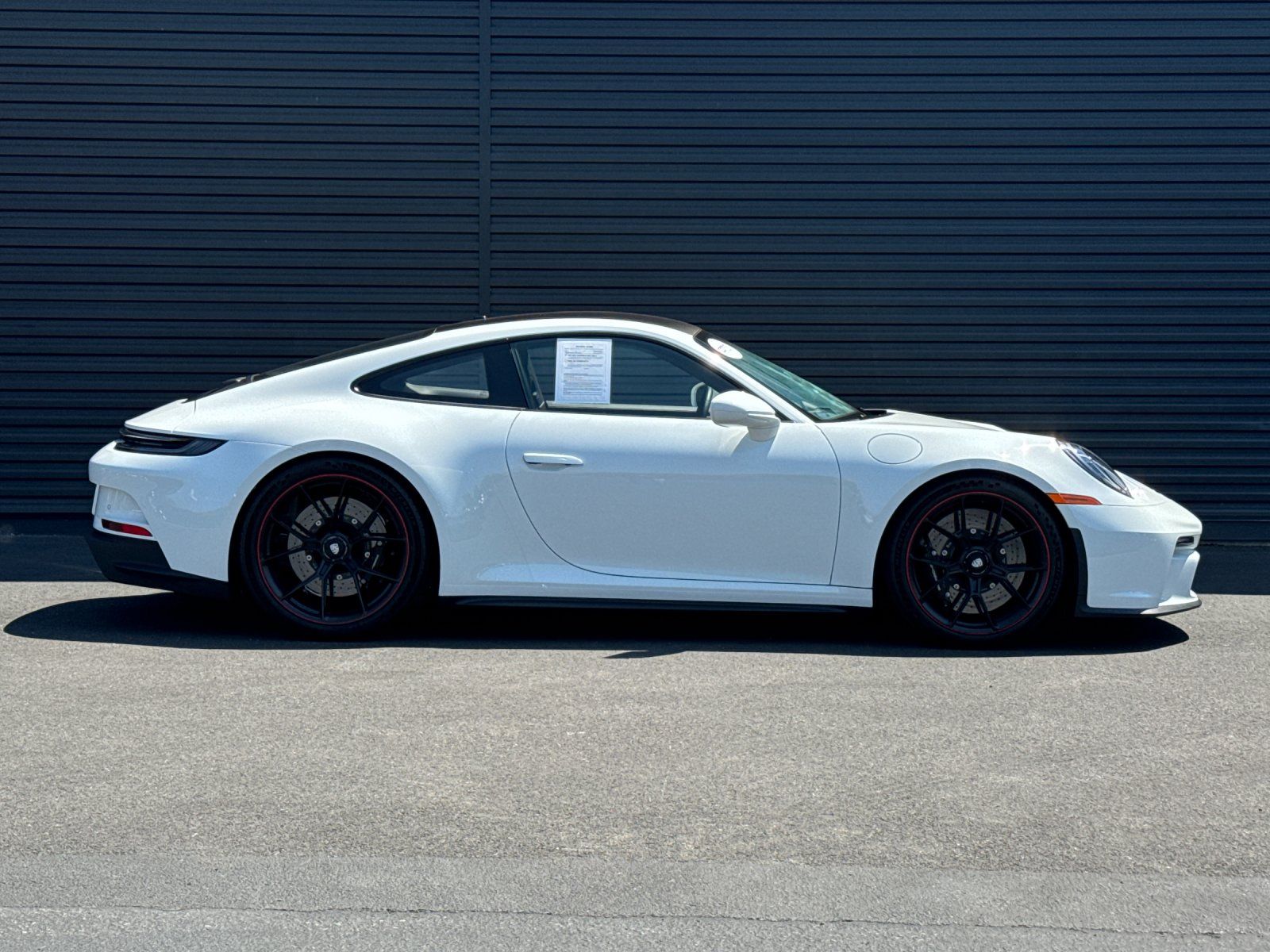 2022 Porsche 911 GT3 — full photo 9 of 28