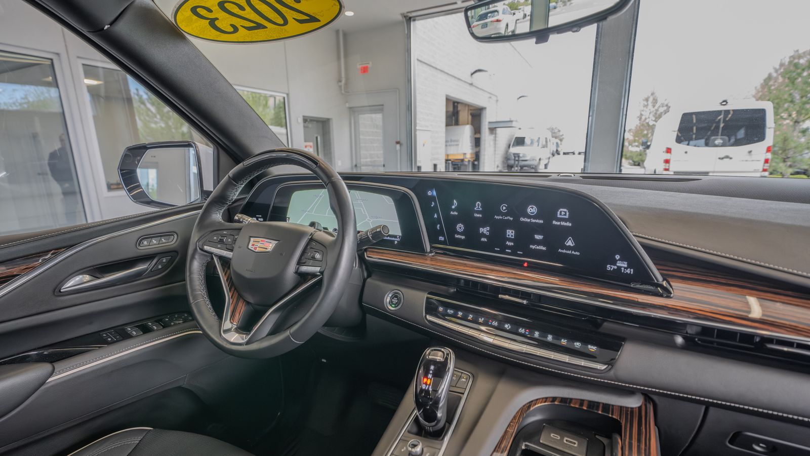 2023 Cadillac Escalade Premium Luxury — full photo 19 of 35