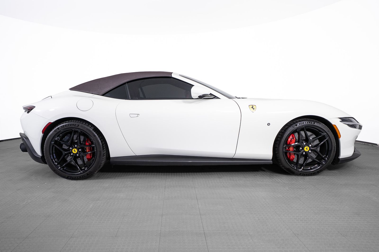 2025 Ferrari Roma Spider — foto completa 46 de 51