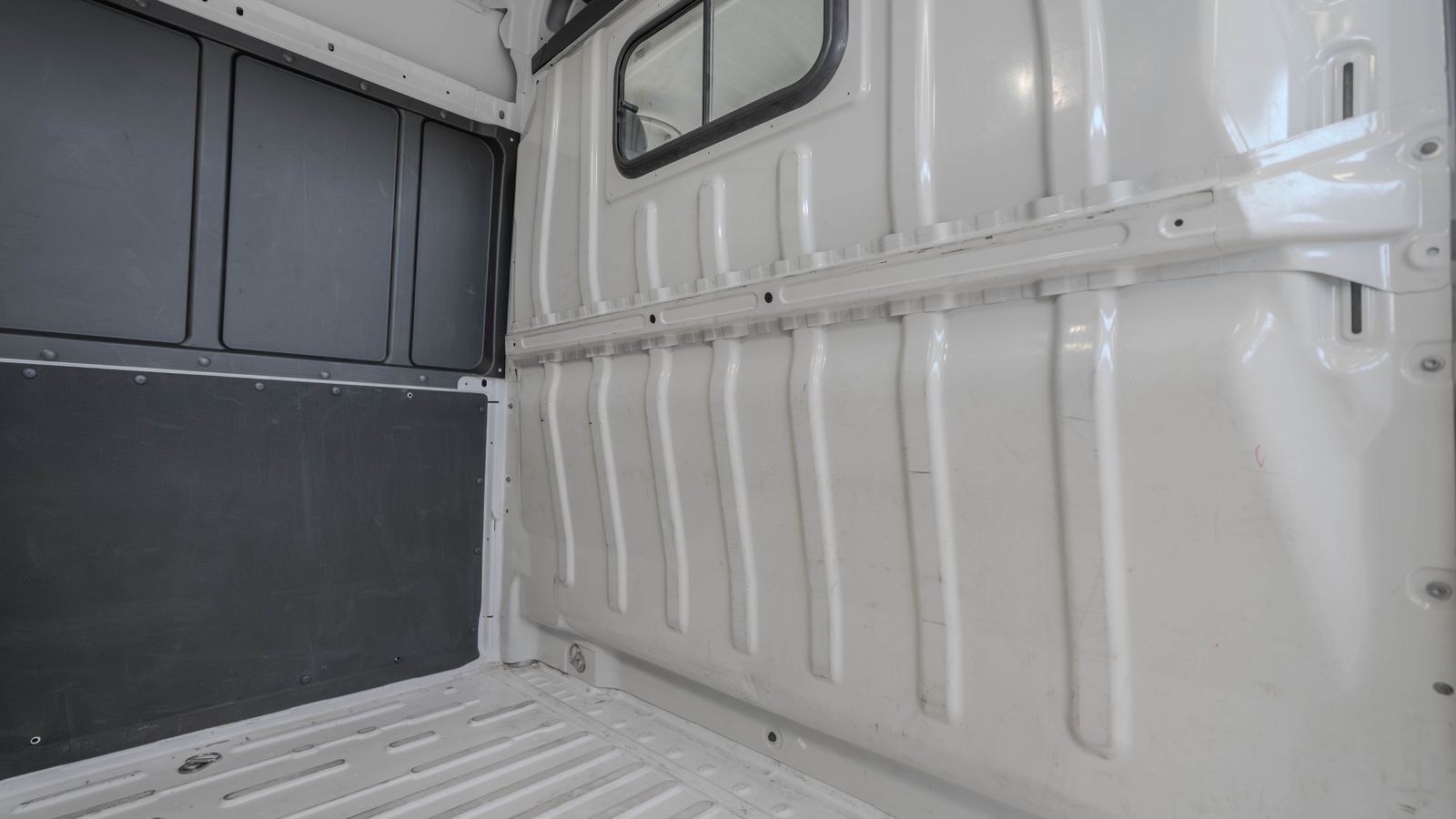2025 Ram ProMaster 2500 High Roof — full photo 27 of 34