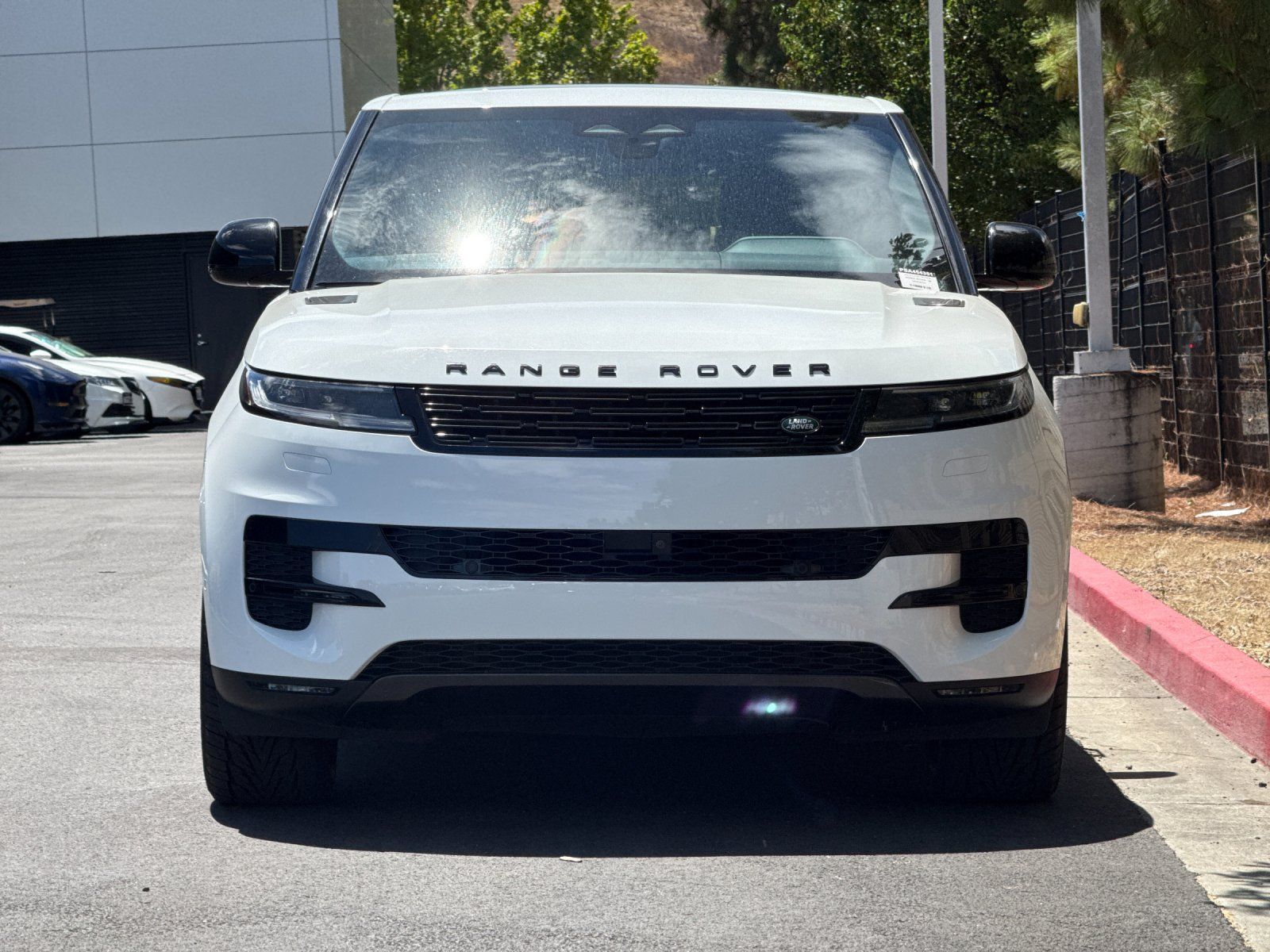 2025 Land Rover Range Rover Sport SE — full photo 8 of 29