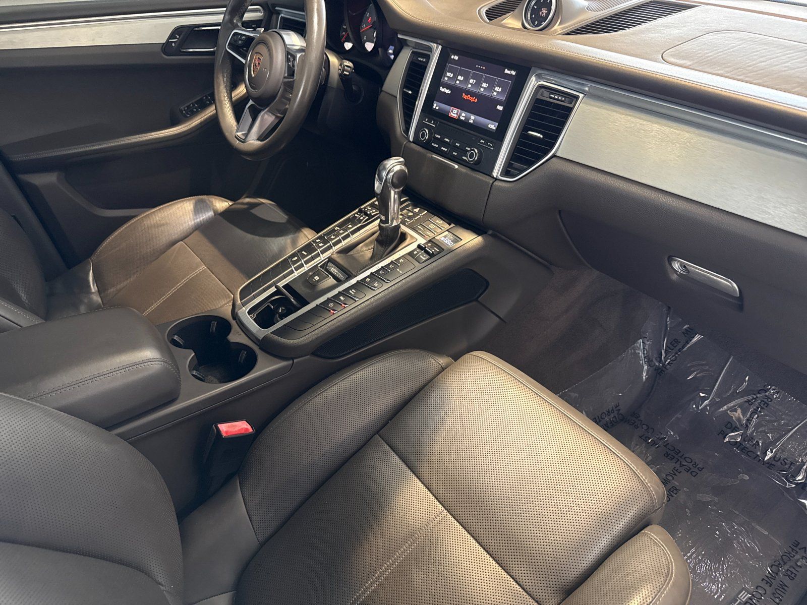 2017 Porsche Macan S — full photo 16 of 29