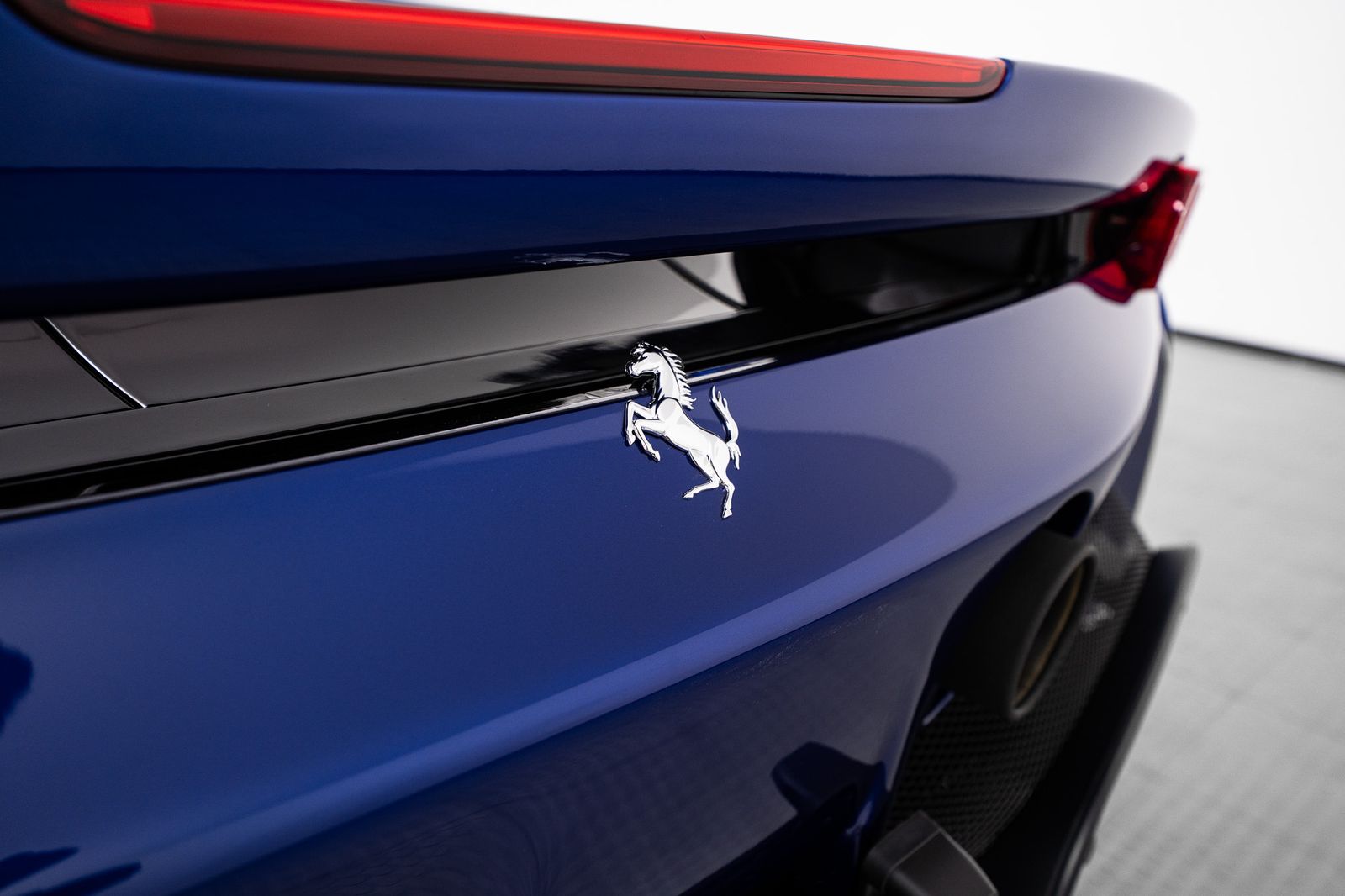 2025 Ferrari SF90 Spider — full photo 27 of 67