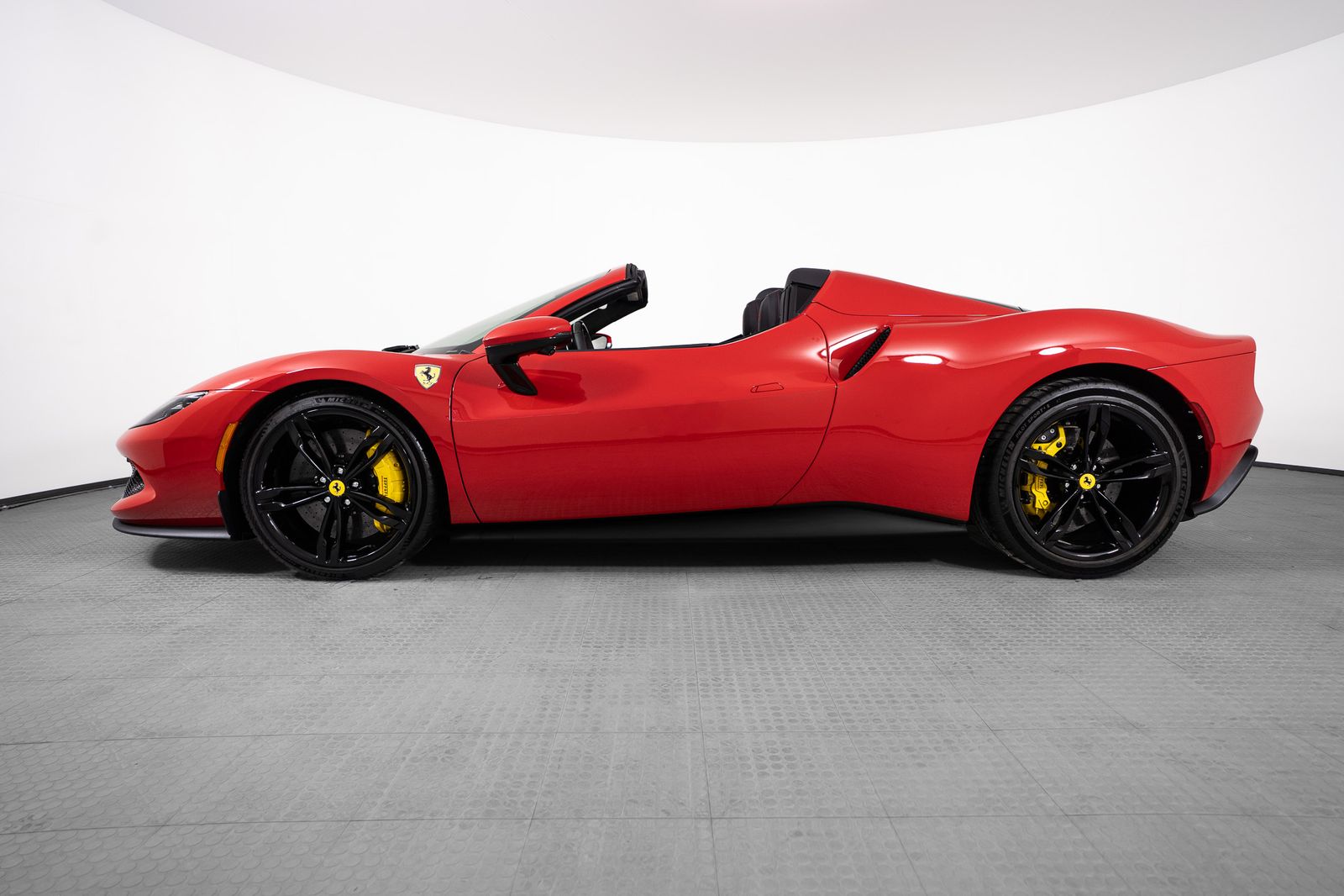 2025 Ferrari 296 GTS — full photo 2 of 43