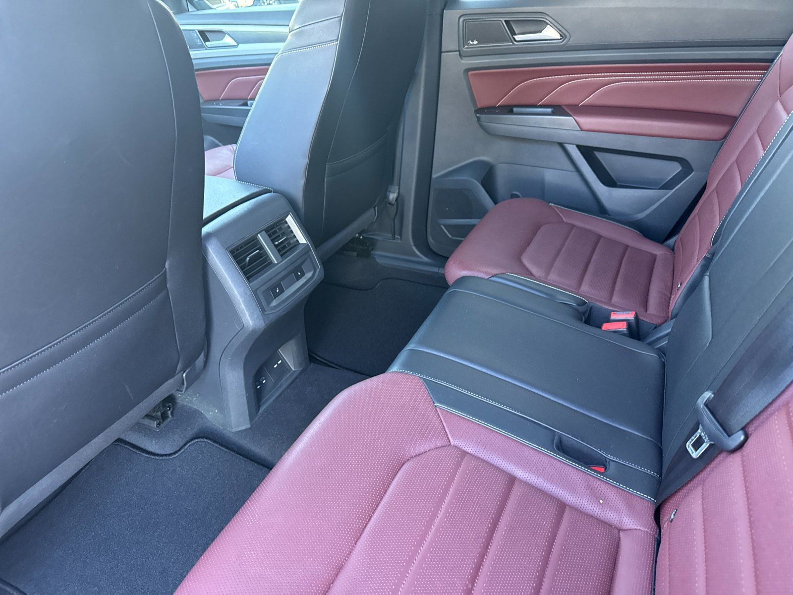 2021 Volkswagen Atlas Cross Sport 3.6L V6 SEL Premium R-Line — full photo 13 of 28