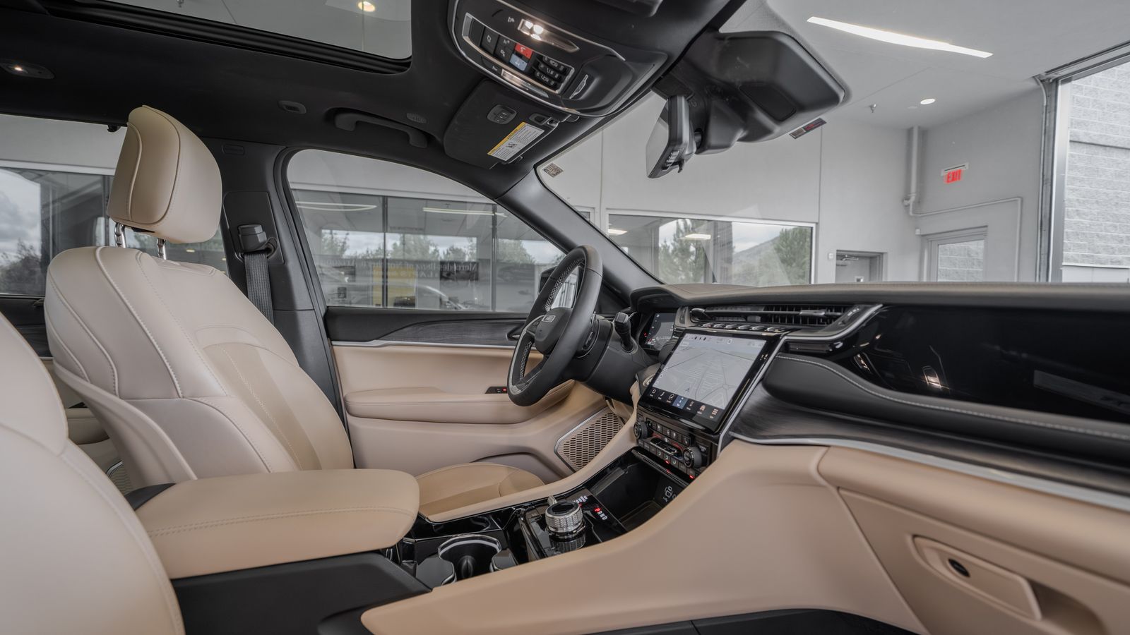 2023 Jeep Grand Cherokee 4xe — full photo 17 of 34