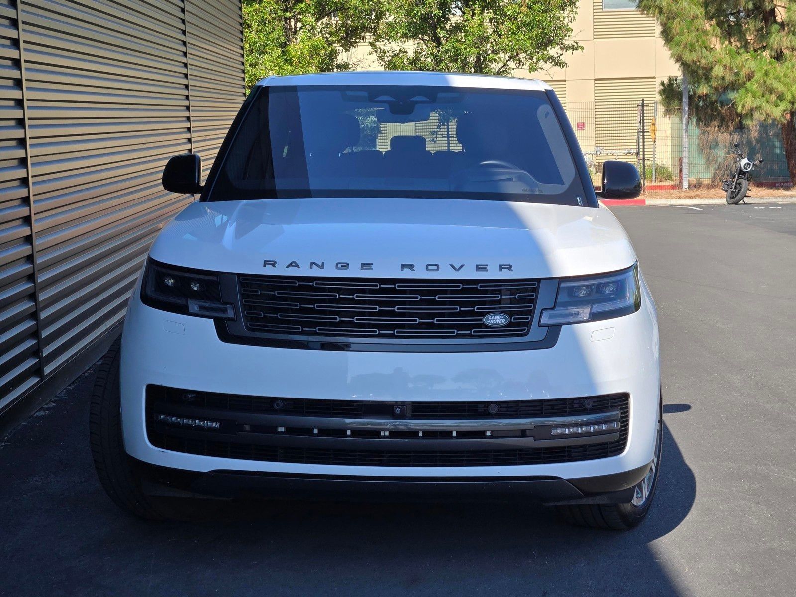 2023 Land Rover Range Rover SE — foto completa 2 de 45
