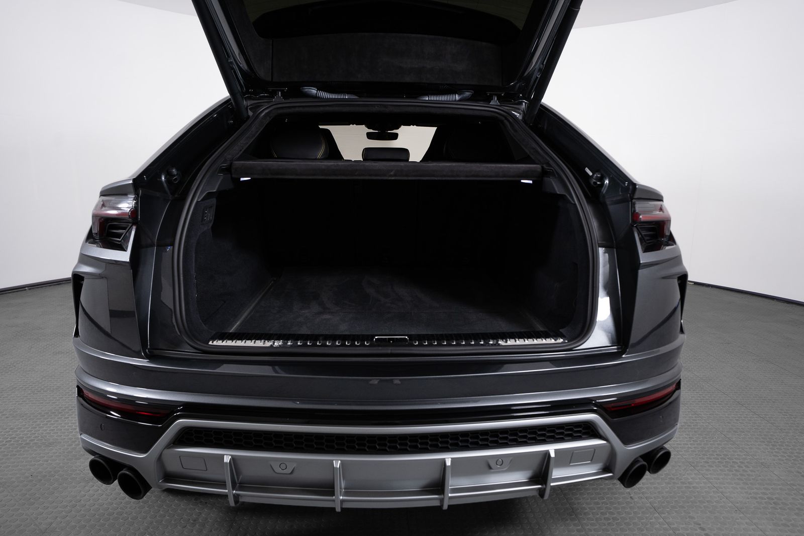 2020 Lamborghini Urus Base — full photo 31 of 53