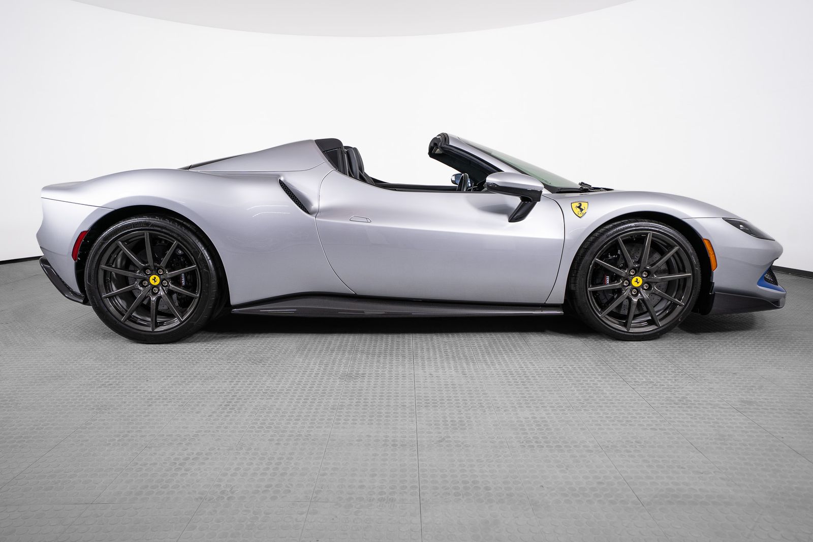 2023 Ferrari 296 GTS — full photo 6 of 51