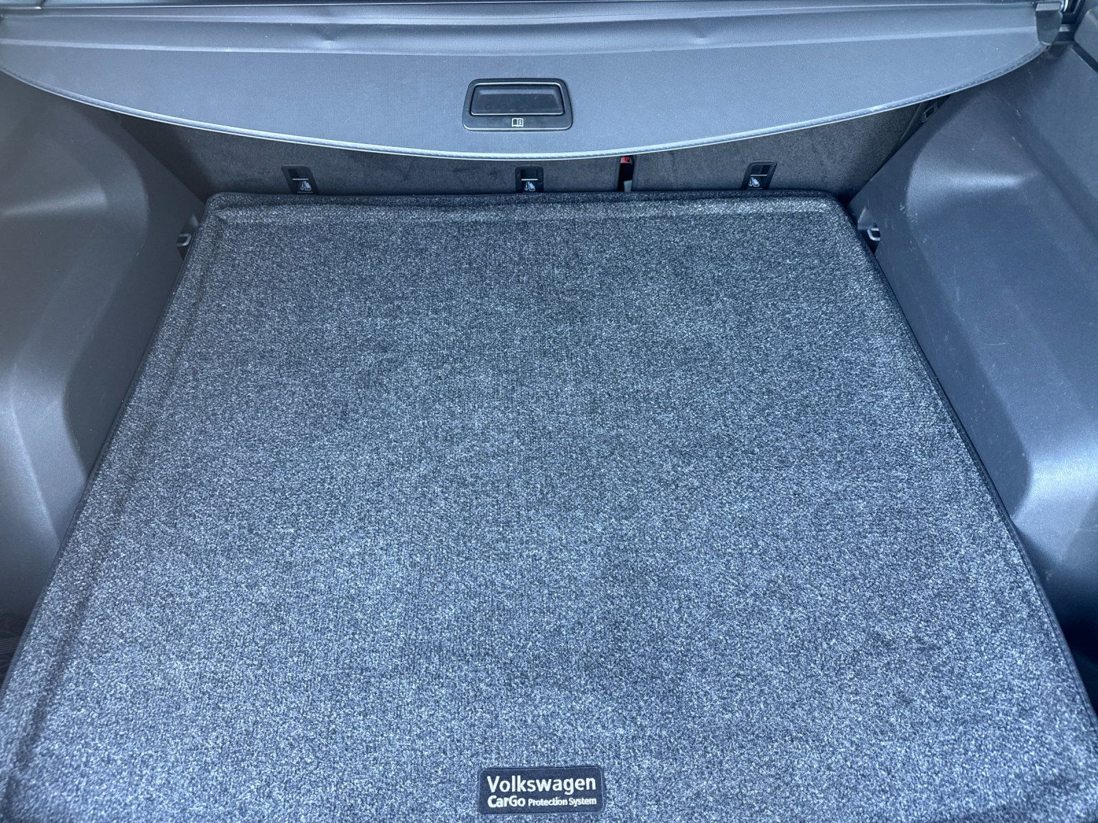 2021 Volkswagen Atlas Cross Sport 3.6L V6 SEL Premium R-Line — full photo 15 of 28