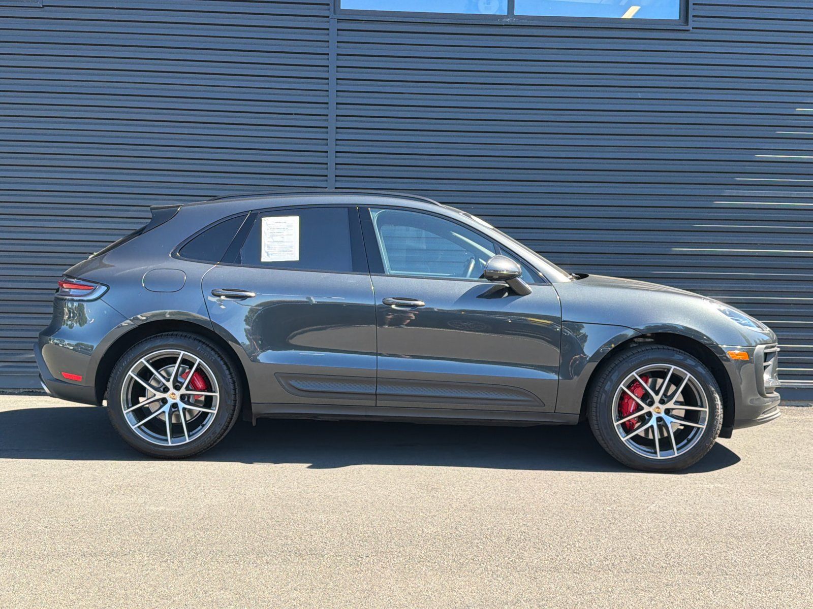 2024 Porsche Macan S — full photo 9 of 27