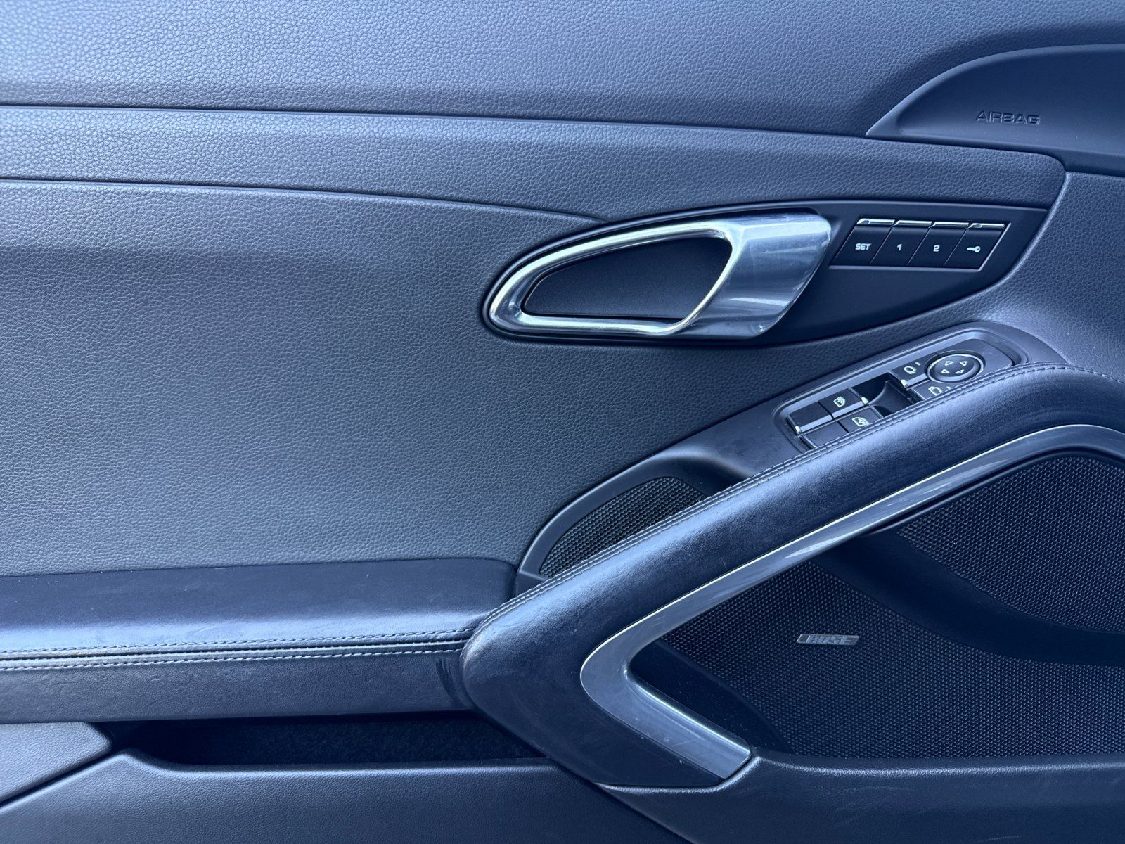 2017 Porsche 911 Carrera — full photo 12 of 28
