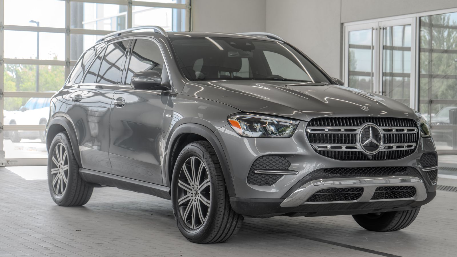 2025 Mercedes-Benz GLE GLE 450e — full photo 21 of 35