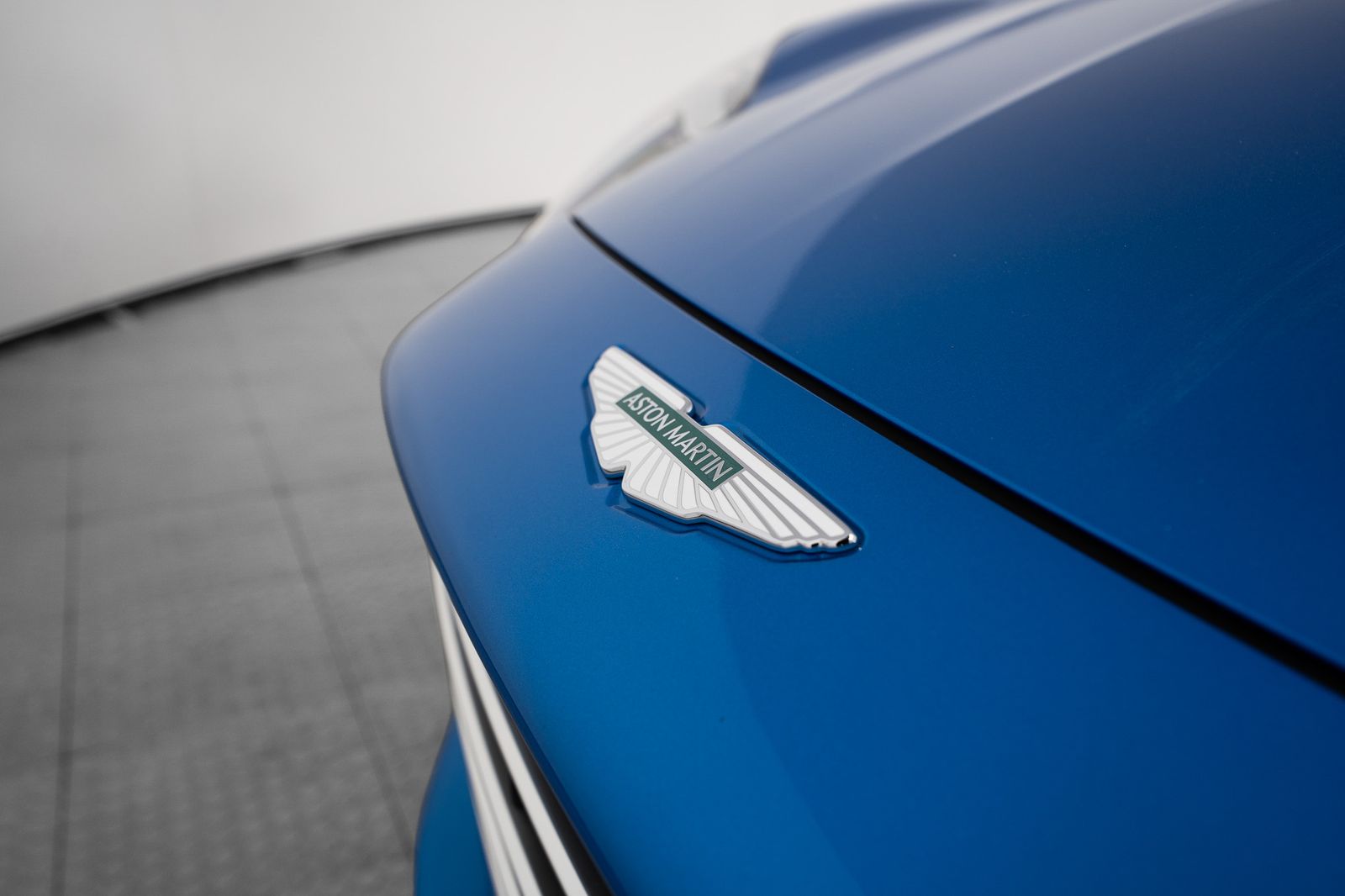 2024 Aston Martin DB12 Volante — full photo 48 of 55