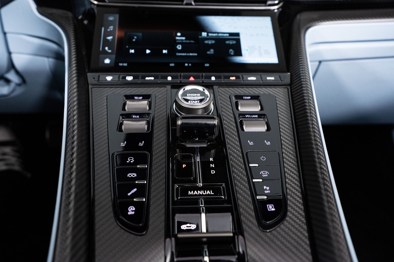 2024 Aston Martin DB12 Volante — full photo 13 of 55