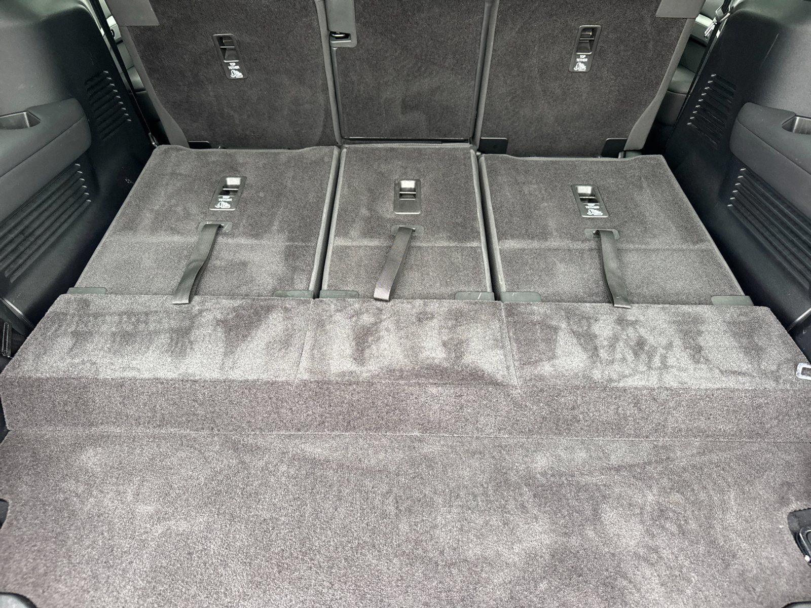 2024 Land Rover Defender 130 X-Dynamic SE — foto completa 15 de 30