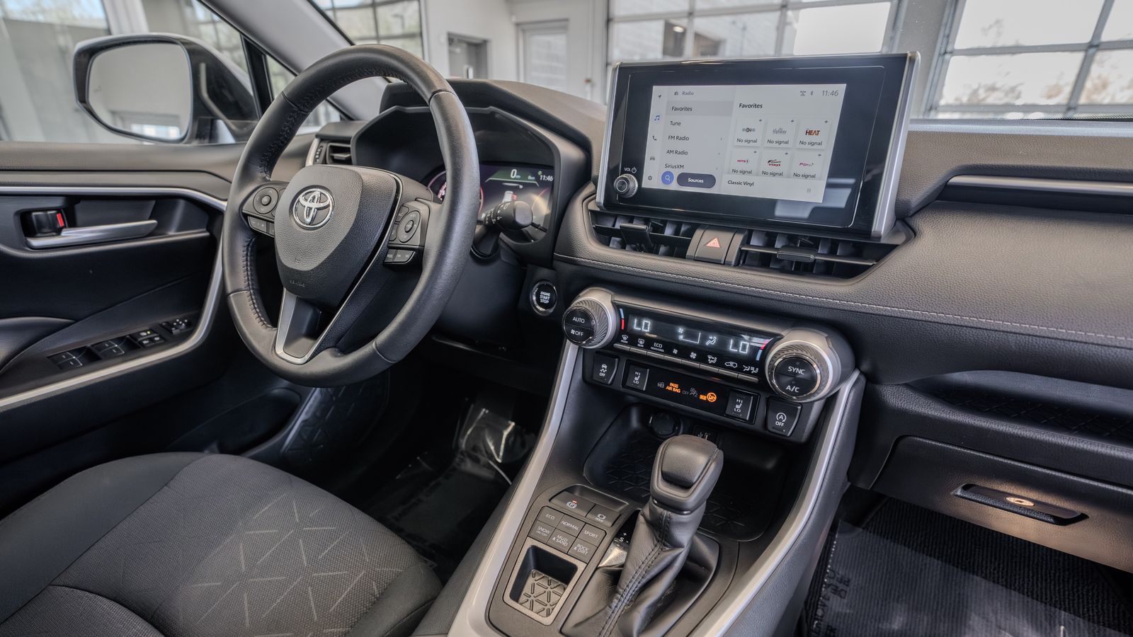 2024 Toyota RAV4 XLE — full photo 19 of 34