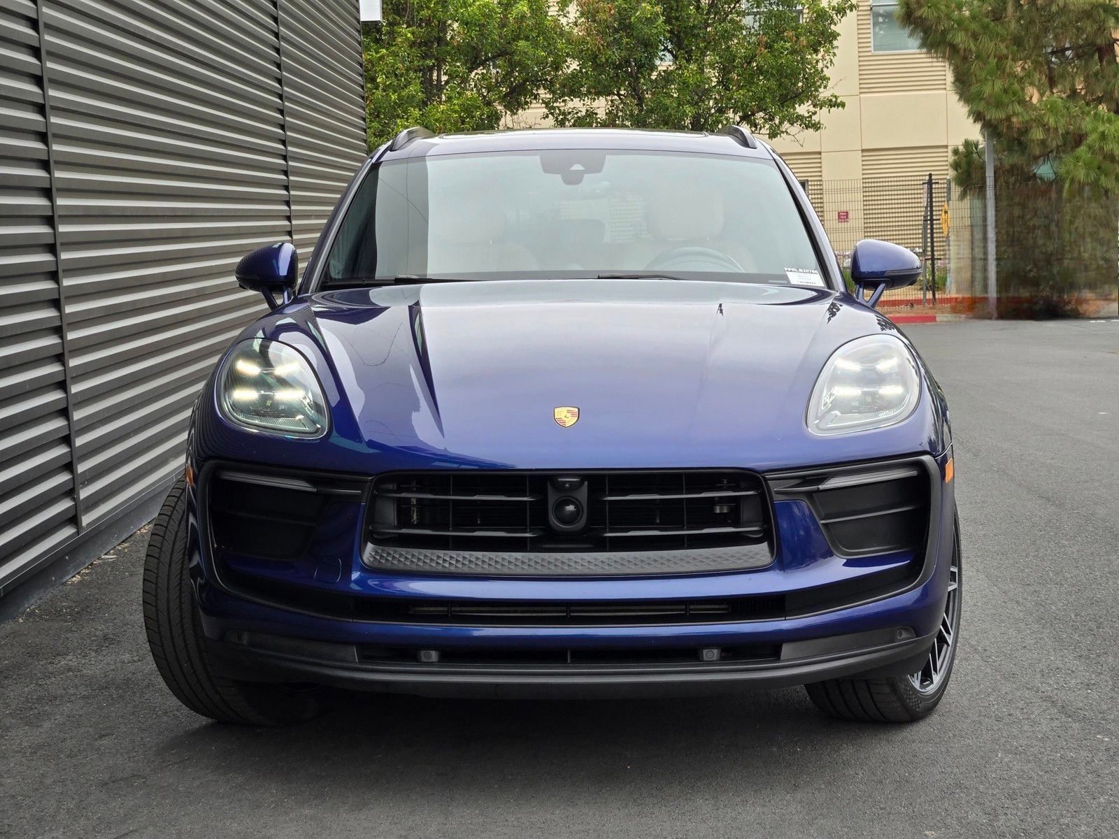2024 Porsche Macan Base — full photo 10 of 27