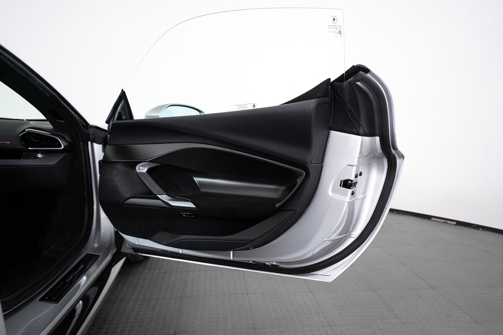 2023 Ferrari 296 GTS — full photo 41 of 51