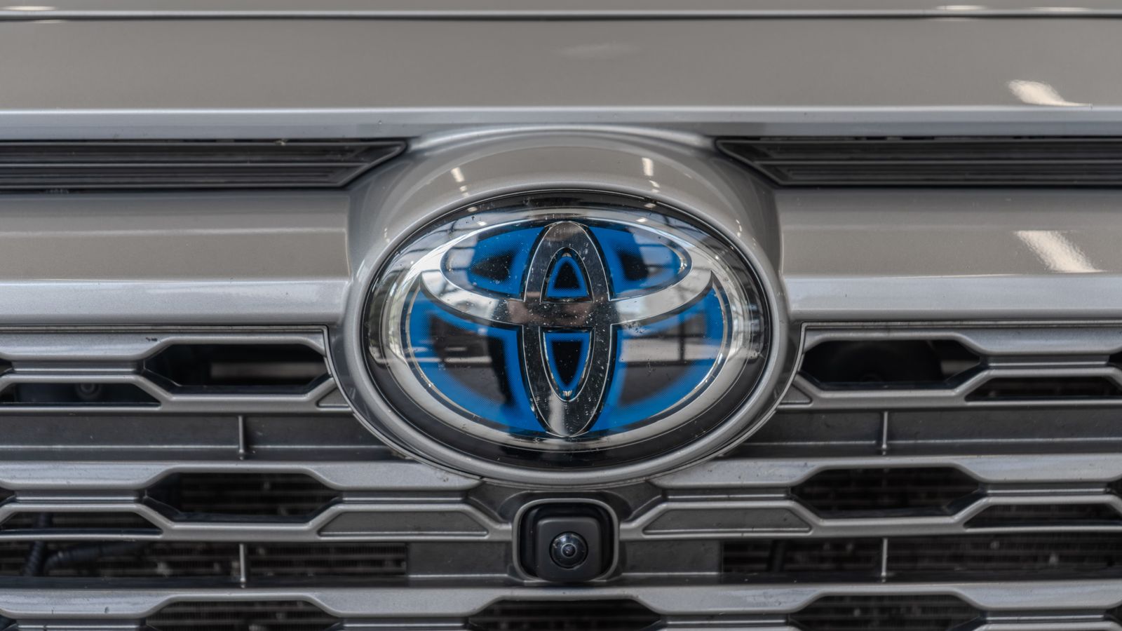 2024 Toyota RAV4 Hybrid Limited — full photo 5 of 35