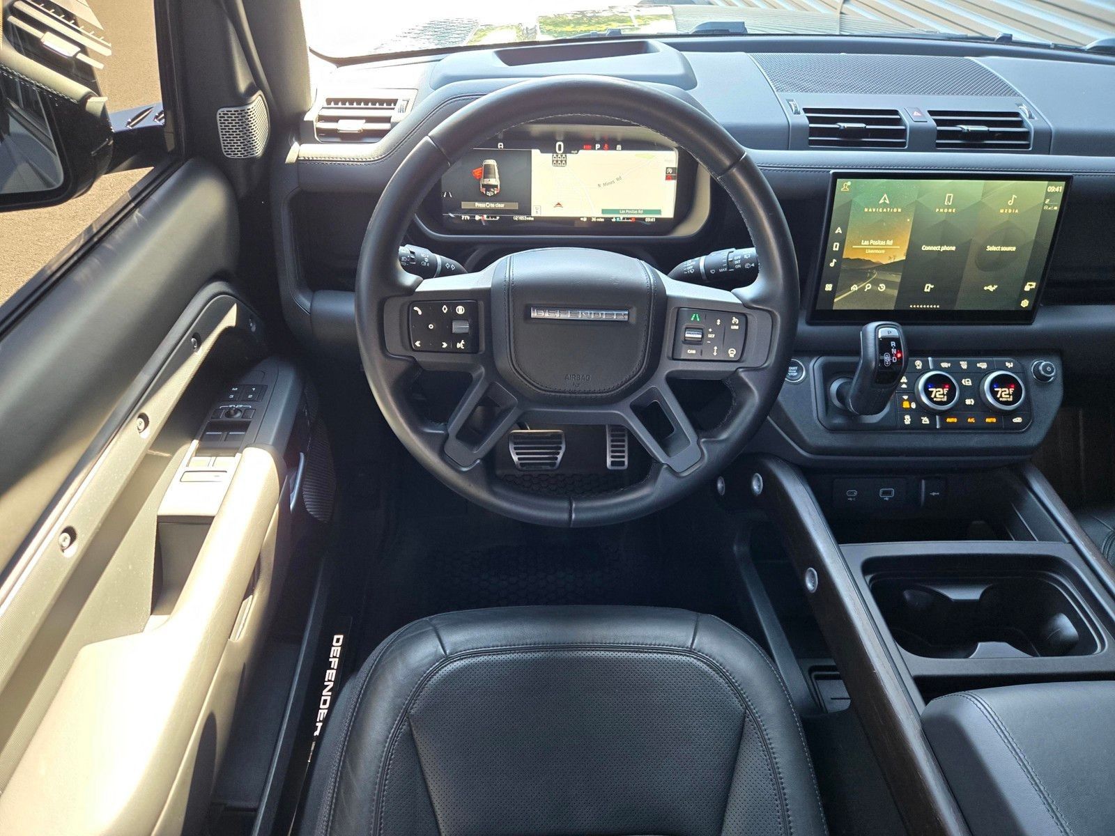 2024 Land Rover Defender 130 X — full photo 13 of 45