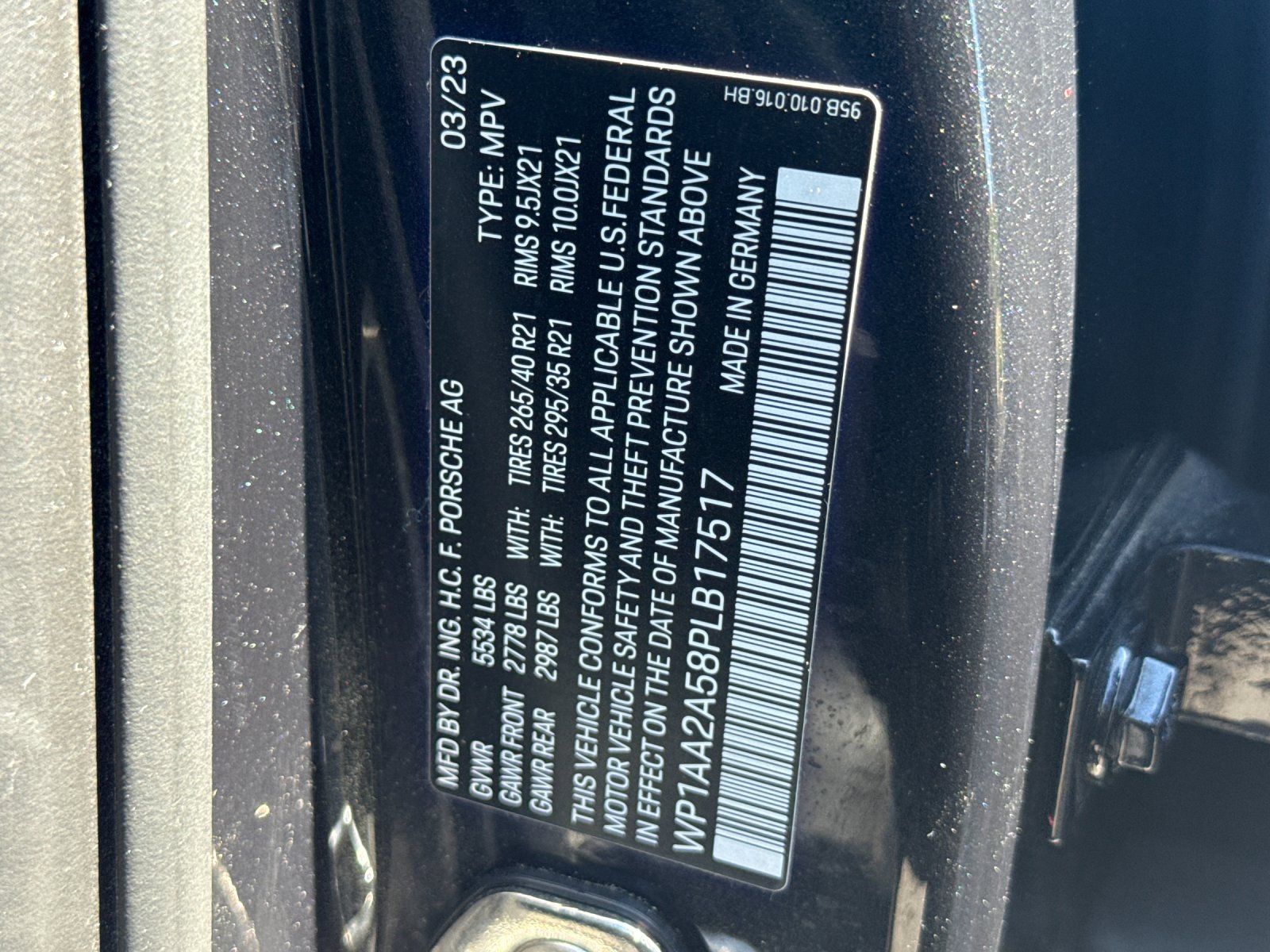 2023 Porsche Macan T — full photo 28 of 28