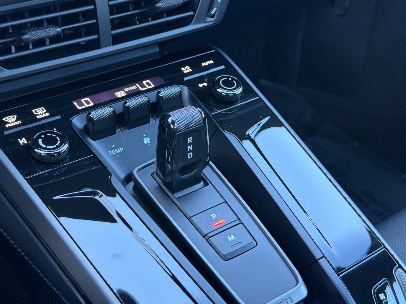 2025 Porsche 911 Carrera S — full photo 25 of 28