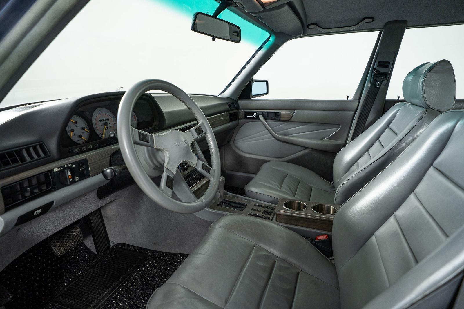 1984 Mercedes-Benz 500-Class 500 SEL — full photo 52 of 58