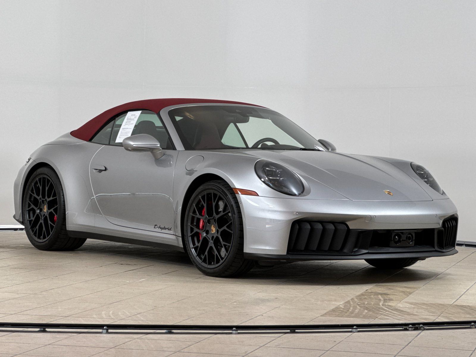 2025 Porsche 911 Carrera 4 GTS — full photo 12 of 28
