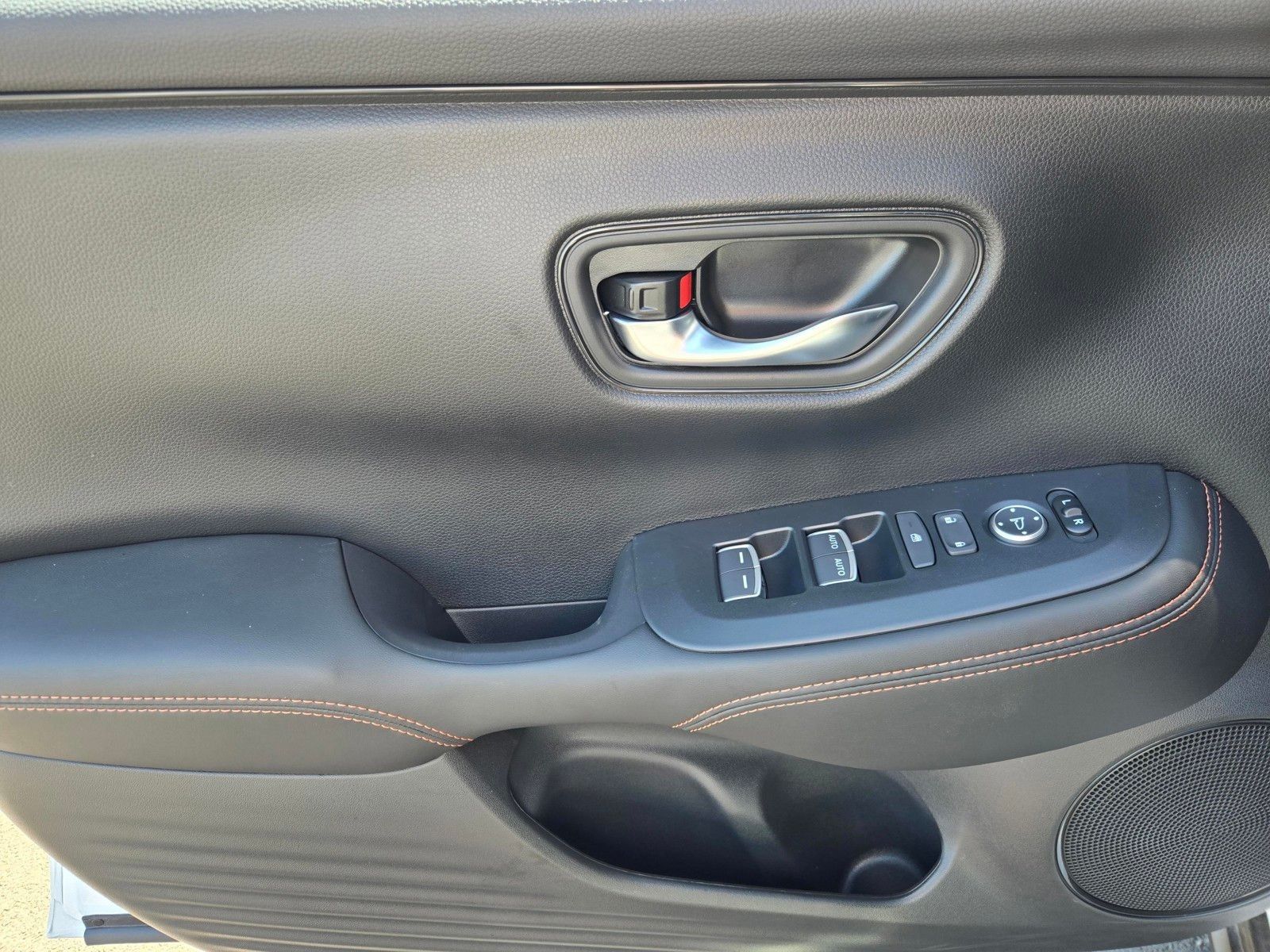 2026 Honda HR-V Sport — full photo 18 of 28