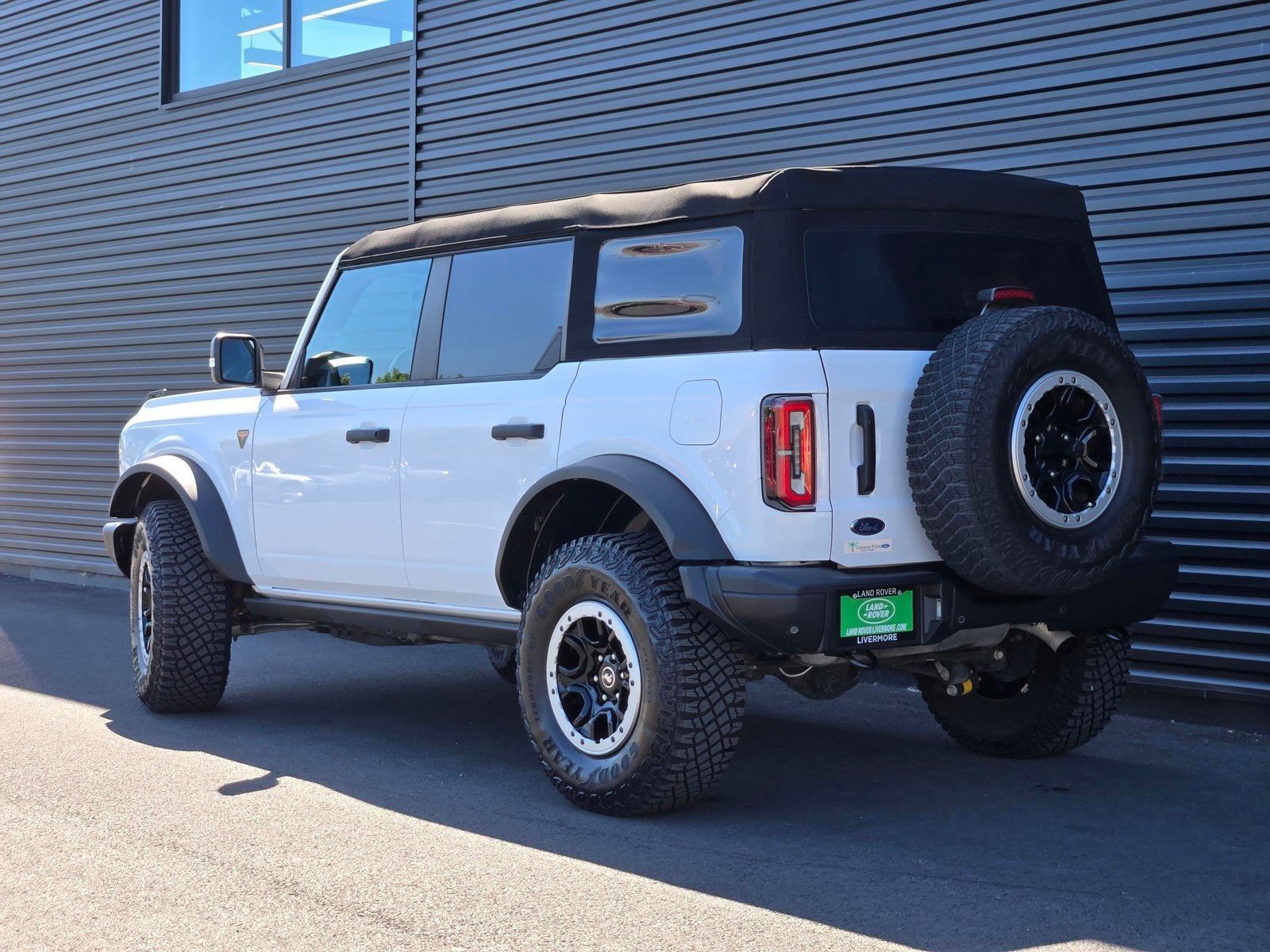 2023 Ford Bronco Badlands — full photo 4 of 45