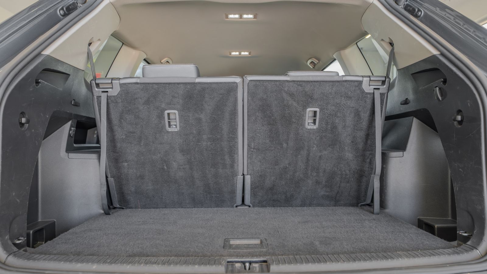 2024 Volkswagen Atlas 2.0T SE w/Technology — full photo 34 of 35