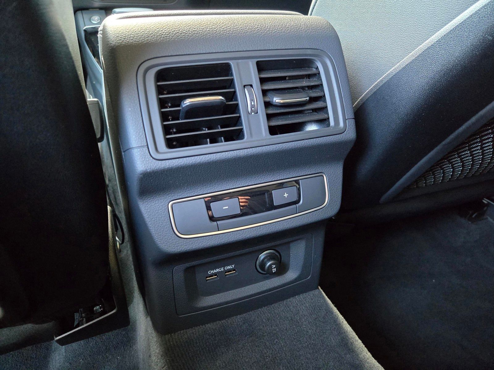 2024 Audi Q5 e 55 Premium — full photo 11 of 45