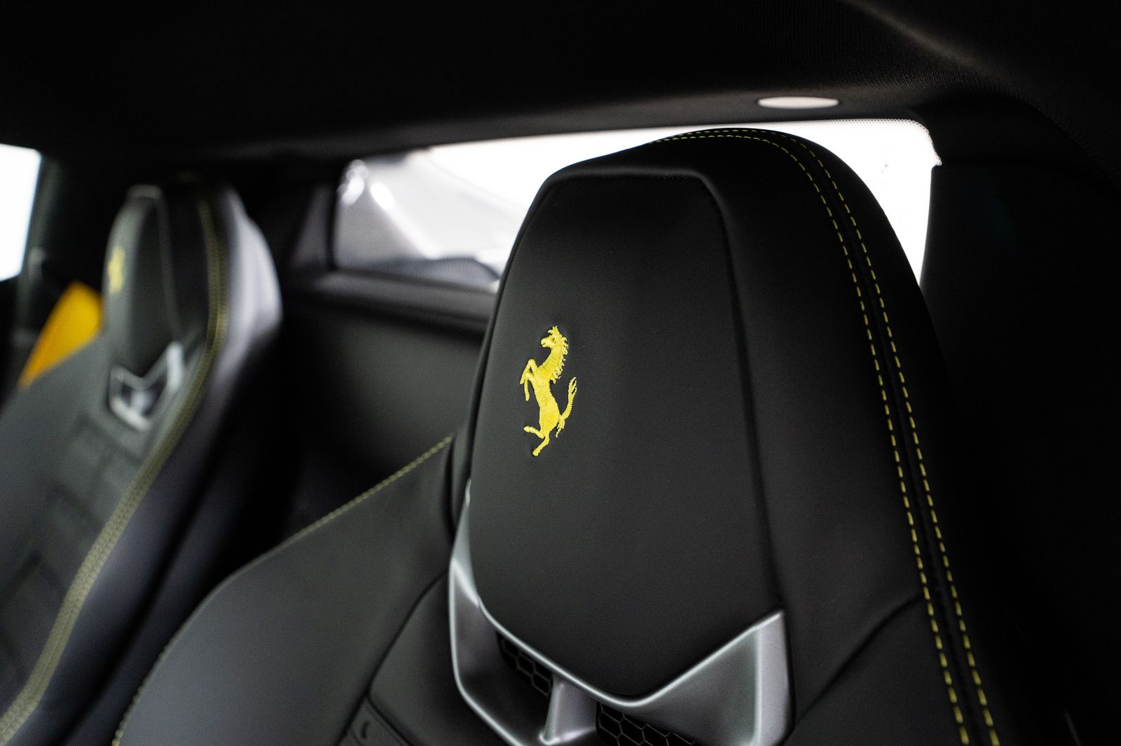 2024 Ferrari 296 GTB — foto completa 19 de 41