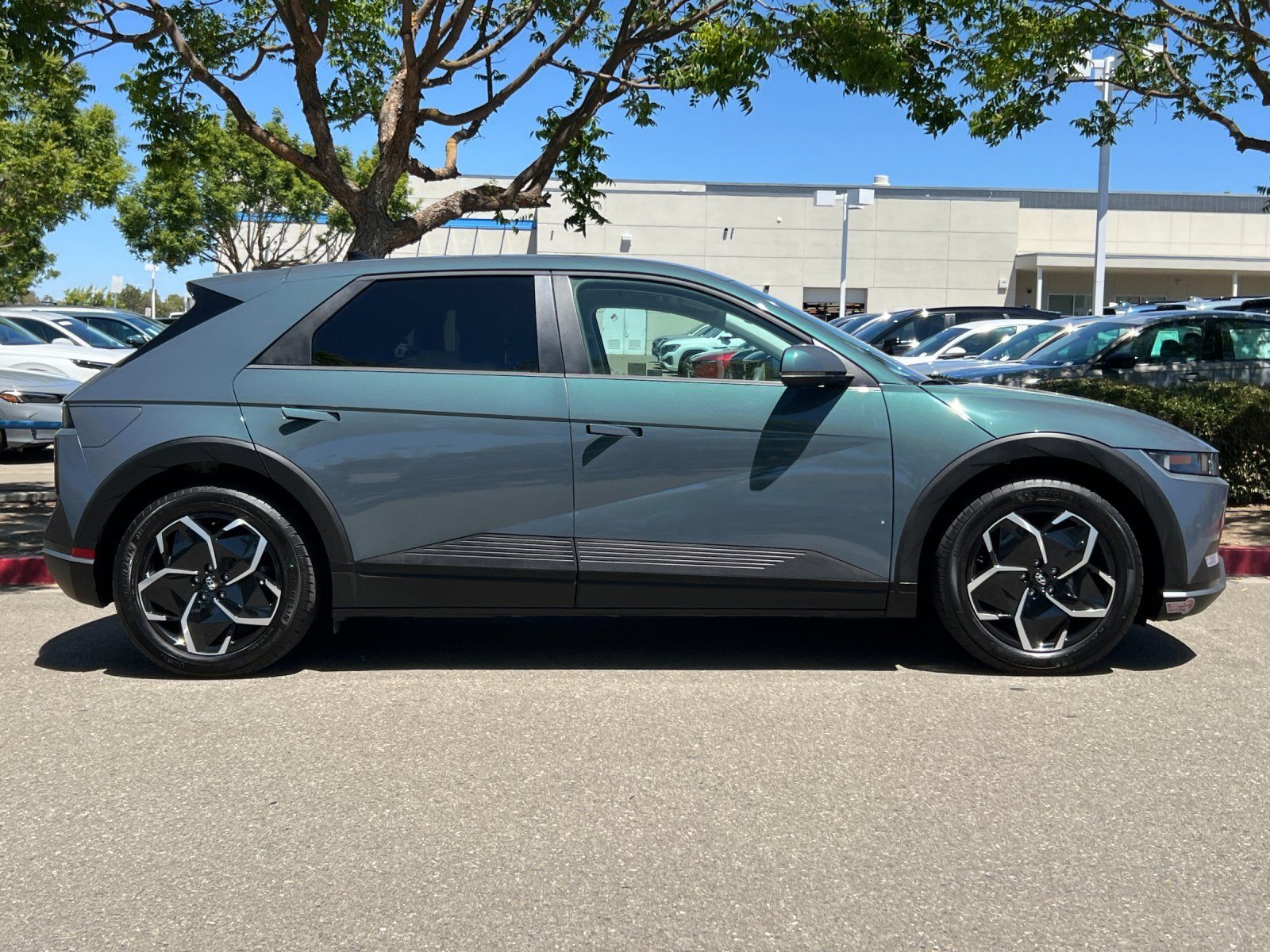 2024 Hyundai IONIQ 5 SEL — full photo 7 of 29