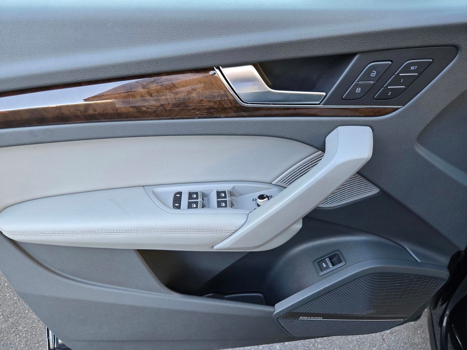 2020 Audi Q5 45 Prestige — foto completa 18 de 28
