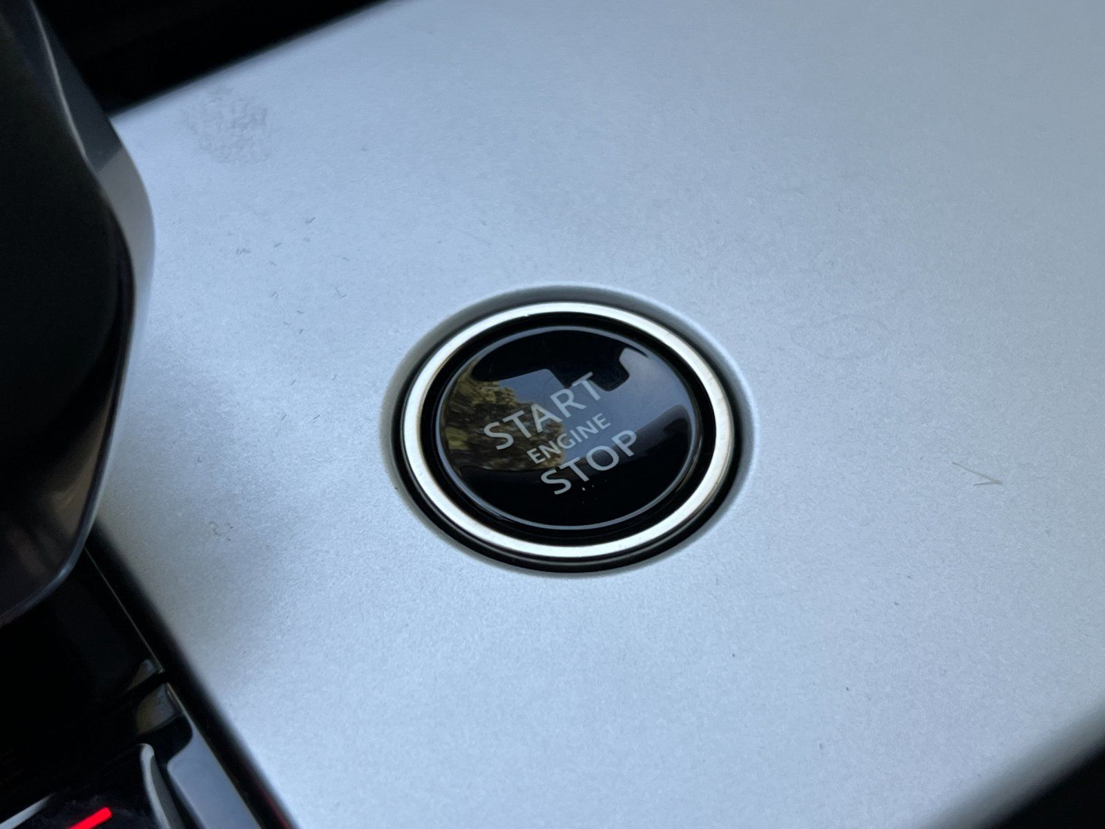 2024 Land Rover Range Rover SE — full photo 22 of 28