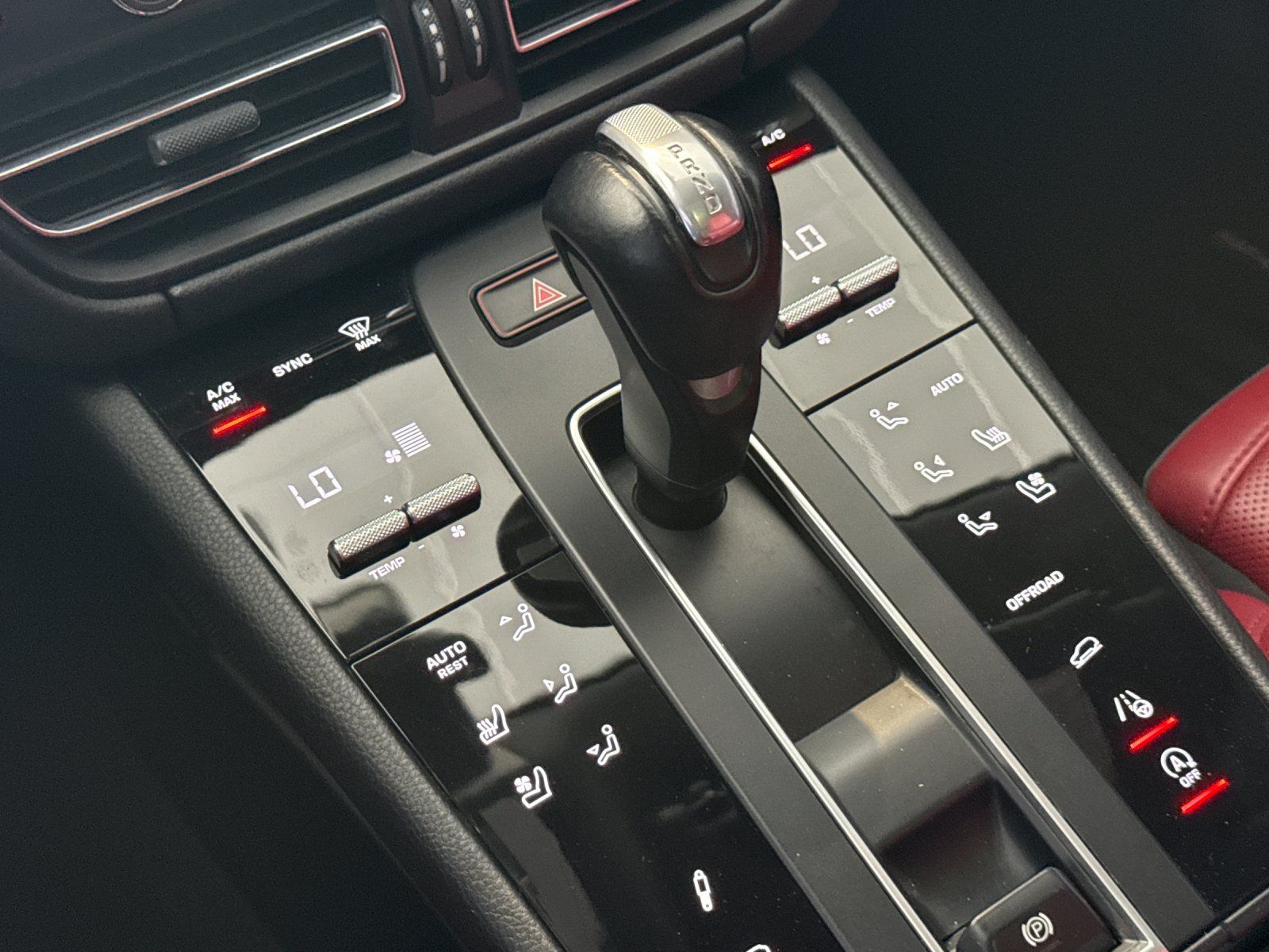 2023 Porsche Macan T — foto completa 22 de 28