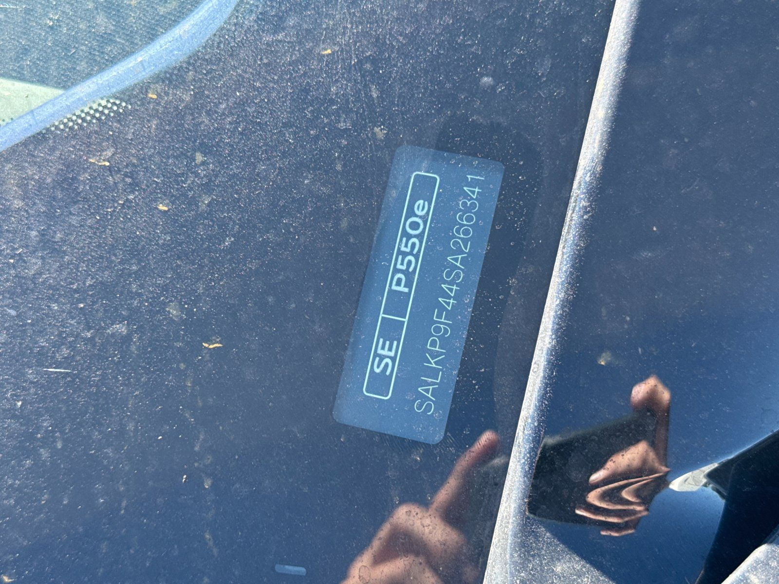 2025 Land Rover Range Rover Plug-In Hybrid SE — full photo 3 of 3