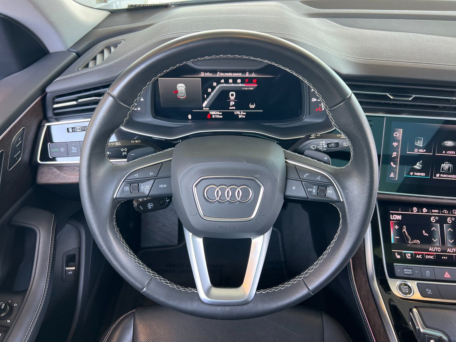 2023 Audi Q8 55 Premium Plus — full photo 14 of 29