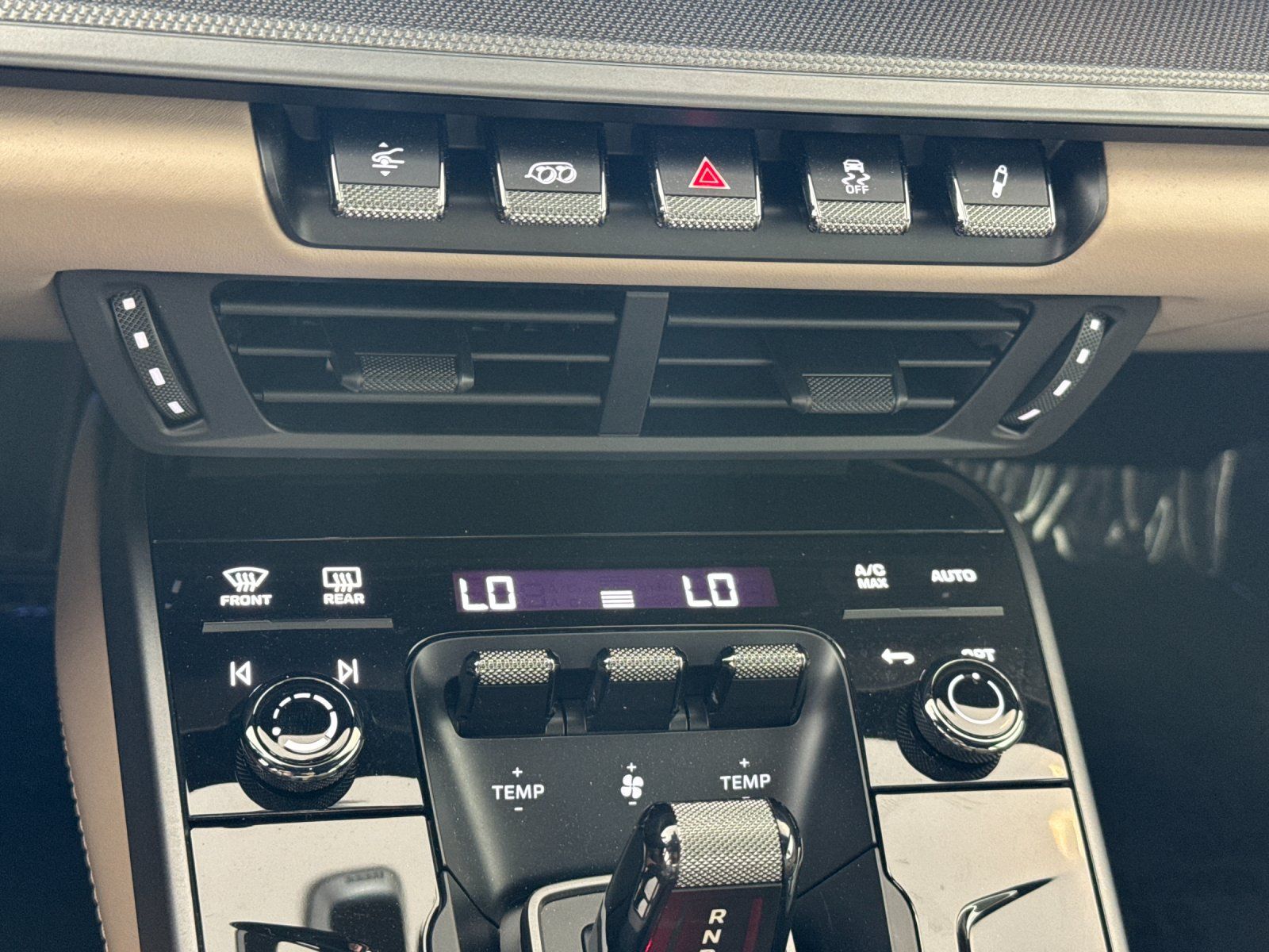 2025 Porsche 911 Carrera S — full photo 20 of 29