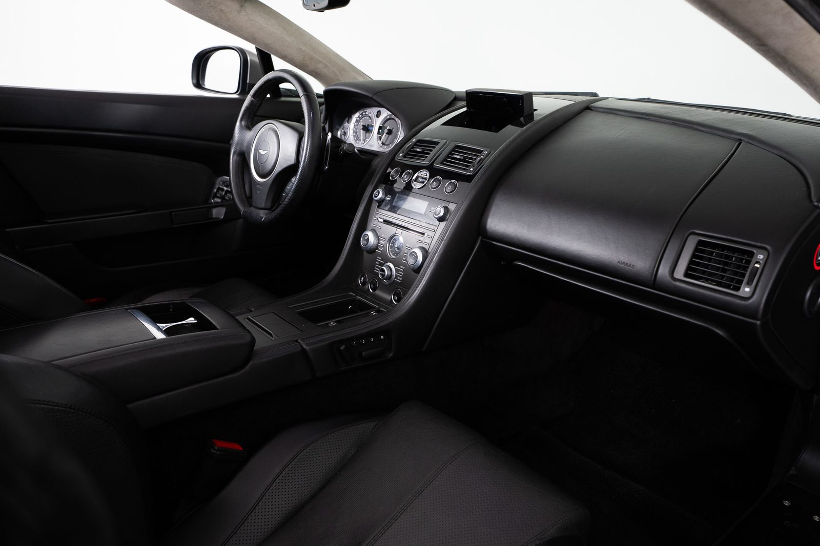 2012 Aston Martin V8 Vantage — foto completa 24 de 49