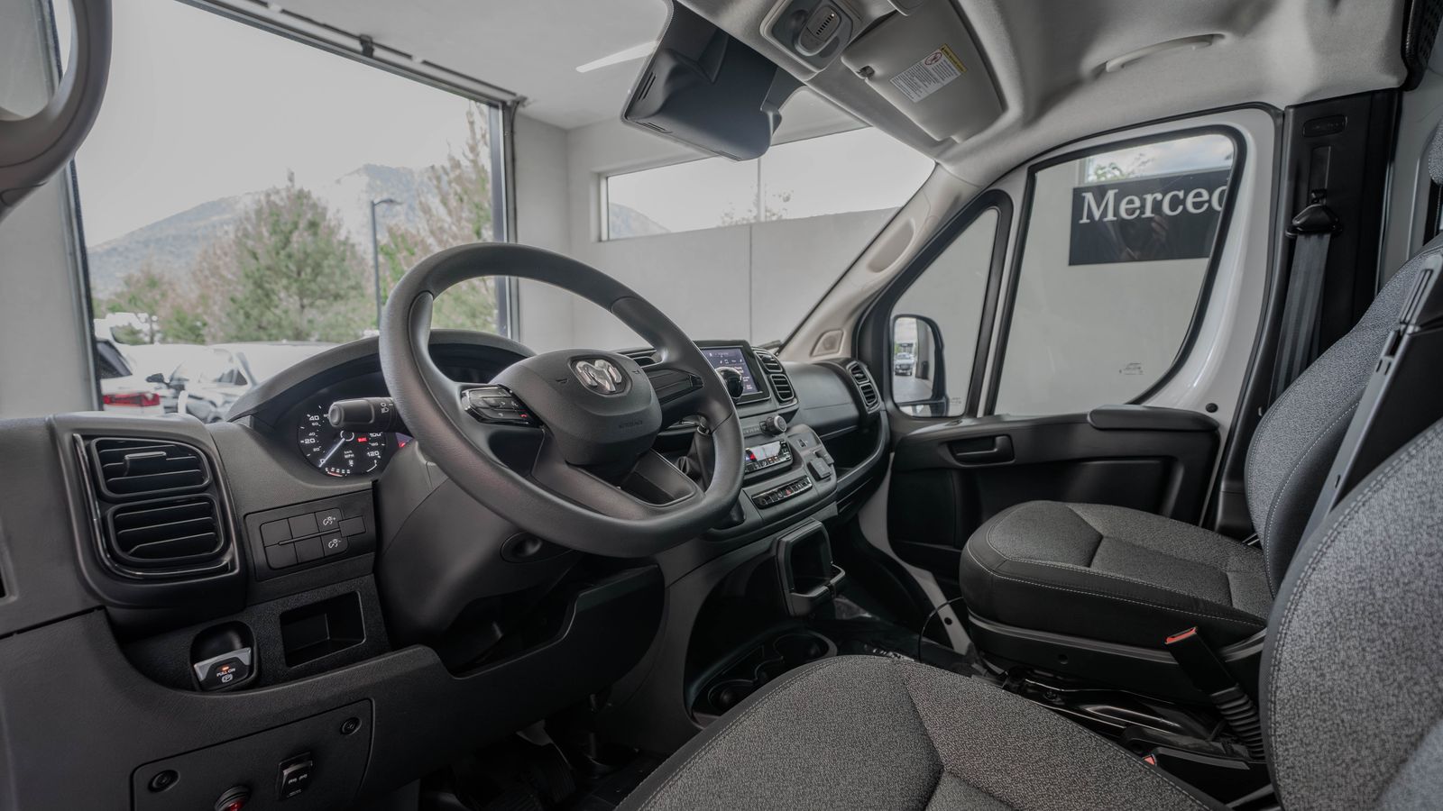 2024 Ram ProMaster 3500 High Roof — full photo 6 of 37
